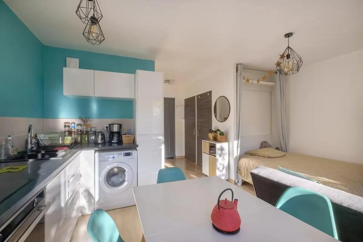 Appartement Calme Avec Terrasse Et Climatisation Nizza Apartman