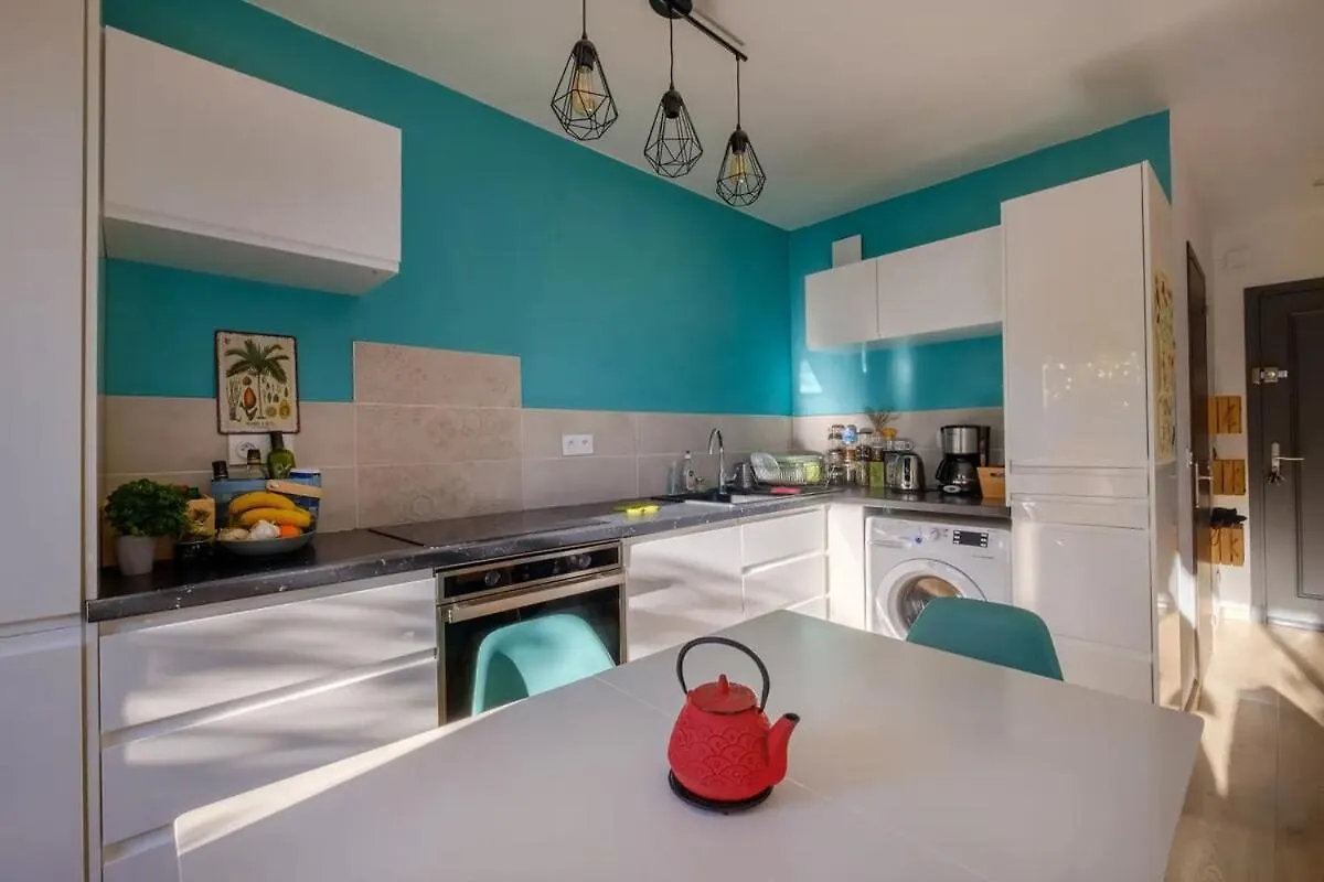 Appartement Calme Avec Terrasse Et Climatisation Nizza